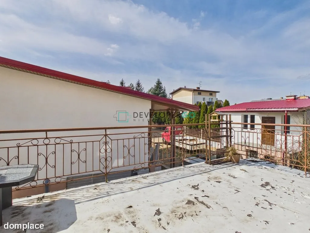 Przestronny dom 358 m² z garażem — zdjęcie 15