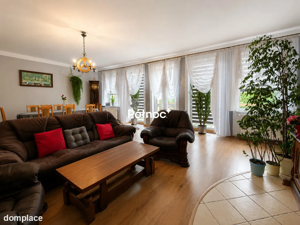200 m² przy parku – działka i garaż