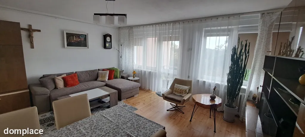 Zamieszkaj w uzdrowisku. 3 pokoje na 3 piętrze.
