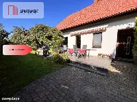 Przestronny dom rodzinny w otoczeniu zieleni — zdjęcie 2