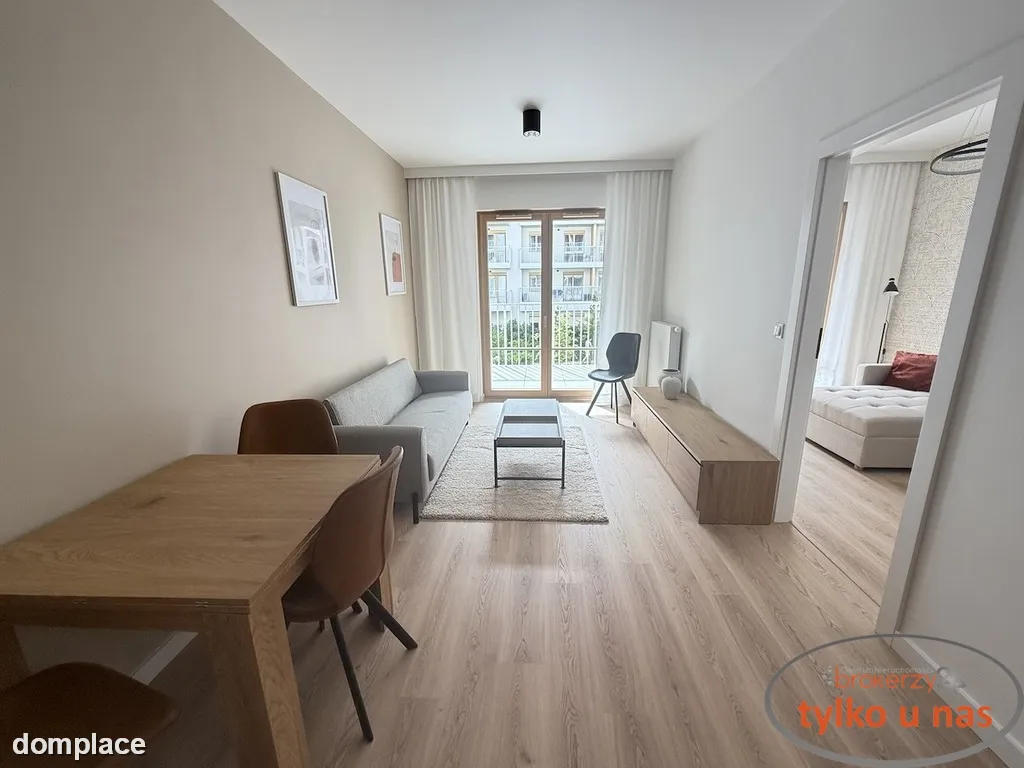EXTRA NOWIUTKI APARTAMENT - ŁAZARZ KAWALERYJSKA 4