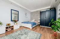 Trzy pokoje, dwie łazienki z balkonem, Centrum — zdjęcie 2