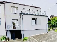 DOM - 2 mieszkania w jednym domu, Ogród, Garaże — zdjęcie 10