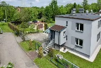 DOM - 2 mieszkania w jednym domu, Ogród, Garaże — zdjęcie 1