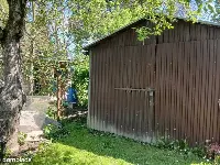 Dom z urządzonym i zadbanym ogrodem — zdjęcie 19