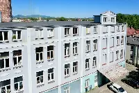 Obiekt inwestycyjny z dochodowymi lokalami — zdjęcie 1