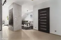 3 pokoje w stanie do wejścia. Miejsce w hali. — zdjęcie 4