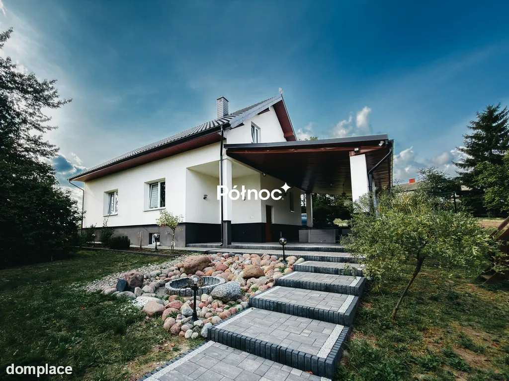 Nowoczesny dom o powierzchni 176 m²  z zadbaną działką | Hrubieszów