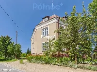 Zabytkowa kamienica w Rajgrodzie nieopodal jeziora — zdjęcie 10