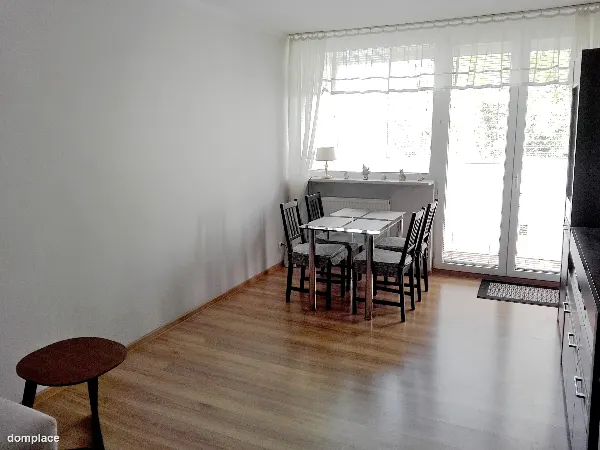 Mieszkanie dwupokojowe z loggią (4 piętro/pokoje rozkładowe/40 m²) — zdjęcie 2