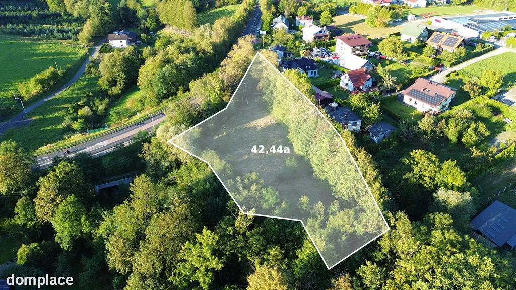 Działka inwestycyjna z gotową koncepcją budynku.
