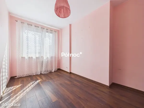 Czteropokojowe mieszkanie na Osiedlu Piastów Śląskich — zdjęcie 4