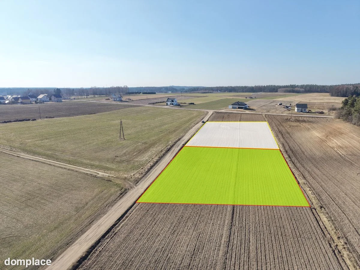 Działka z zabudową zagrodową w Bukowinie.