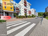 Funkcjonalne mieszkanie z oknami na las i zieleń — zdjęcie 16