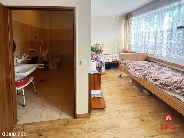 Nieruchomość z domem opieki — zdjęcie 4
