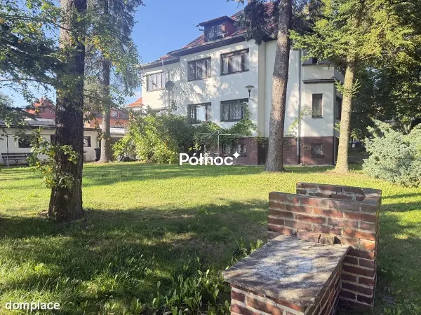 Willa z 1938 roku w uzdrowiskowych Cieplicach Jelenia Góra. — zdjęcie 2