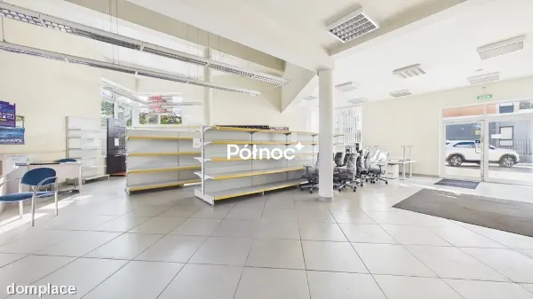 Lokal klimatyzowany handlowo-usługowy 122m2, PARTER, PARKING — zdjęcie 2