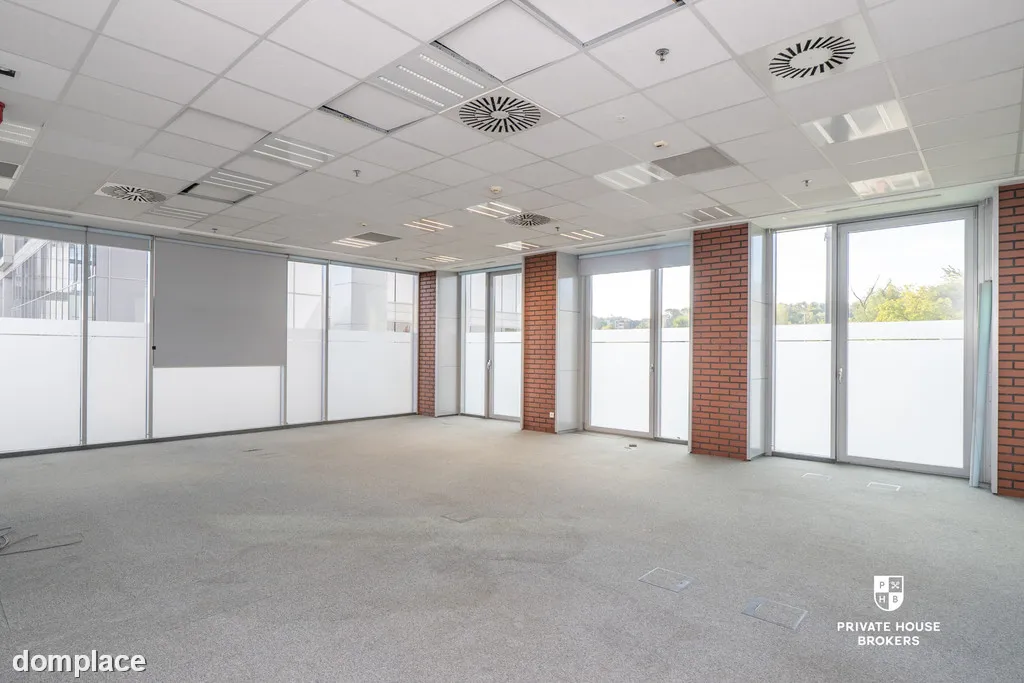 Parterowy lokal usługowy 75 mkw