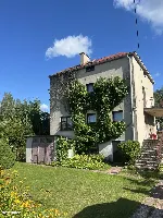 Dom na Mazurach idealny pod inwestycję. Duża działka - 1000m2, warszaty, piwnica, poddasze. — zdjęcie 1