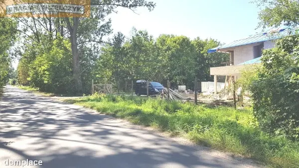 Działka budowlana w urokliwej okolicy — zdjęcie 2