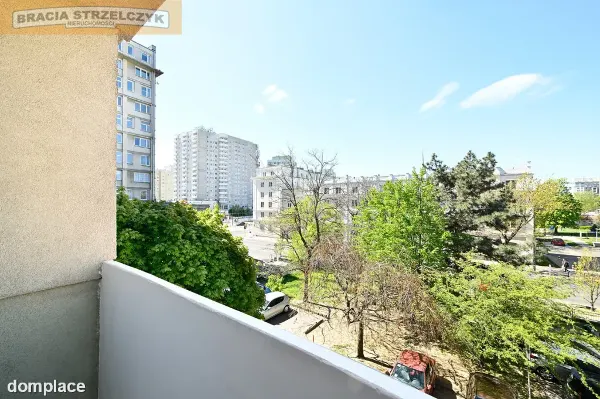 Polecam! Metro! Przytulne, po remoncie. Balkon. — zdjęcie 3