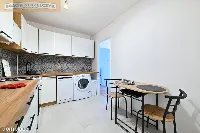 Polecam! Metro! Przytulne, po remoncie. Balkon. — zdjęcie 4