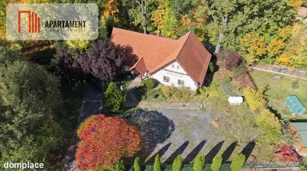 Wyjątkowy dom z ogromnym salonem — zdjęcie 2