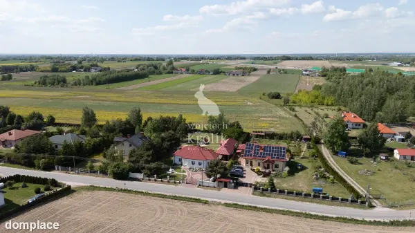 Dom parterowy po generalnym remoncie działka 2 ha — zdjęcie 4