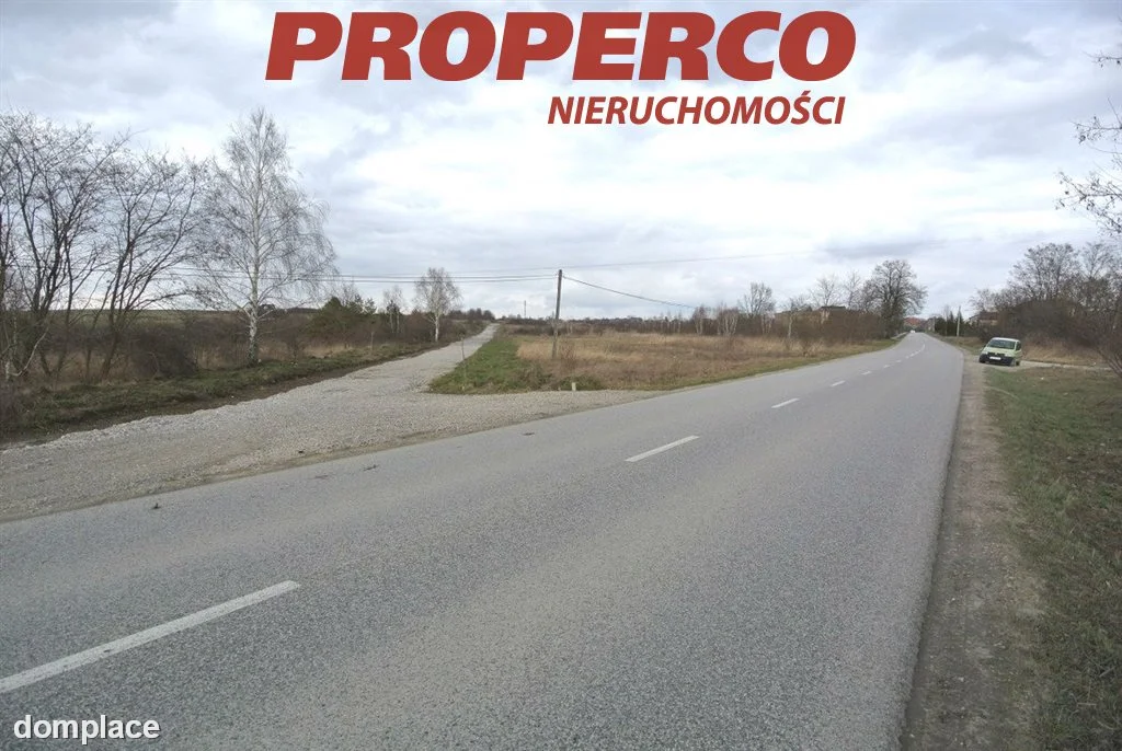 Działka — Piekoszów