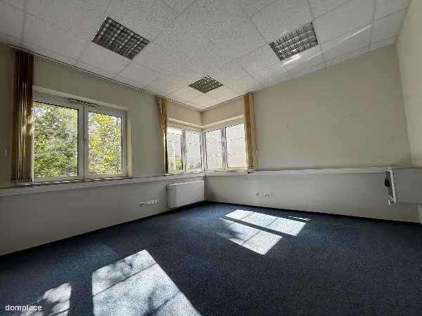 Budynek biurowo-usługowy 457 m², Kraków Podgórze, 10 miejsc parkingowych — zdjęcie 3