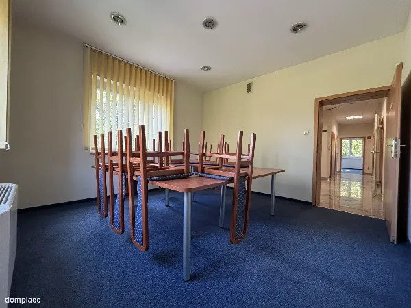 Budynek biurowo-usługowy 457 m², Kraków Podgórze, 10 miejsc parkingowych — zdjęcie 5