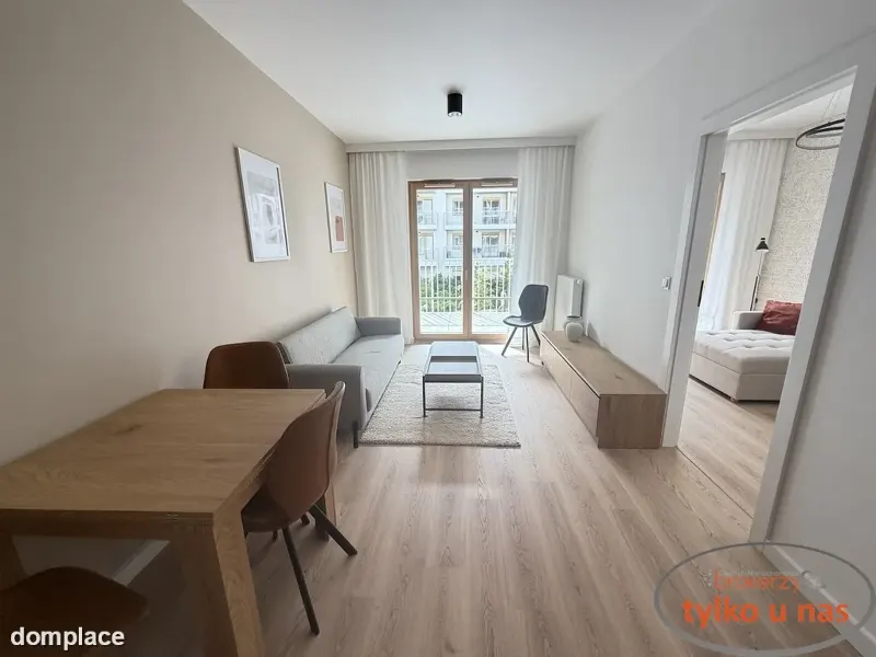 EXTRA NOWIUTKI APARTAMENT - ŁAZARZ KAWALERYJSKA 4