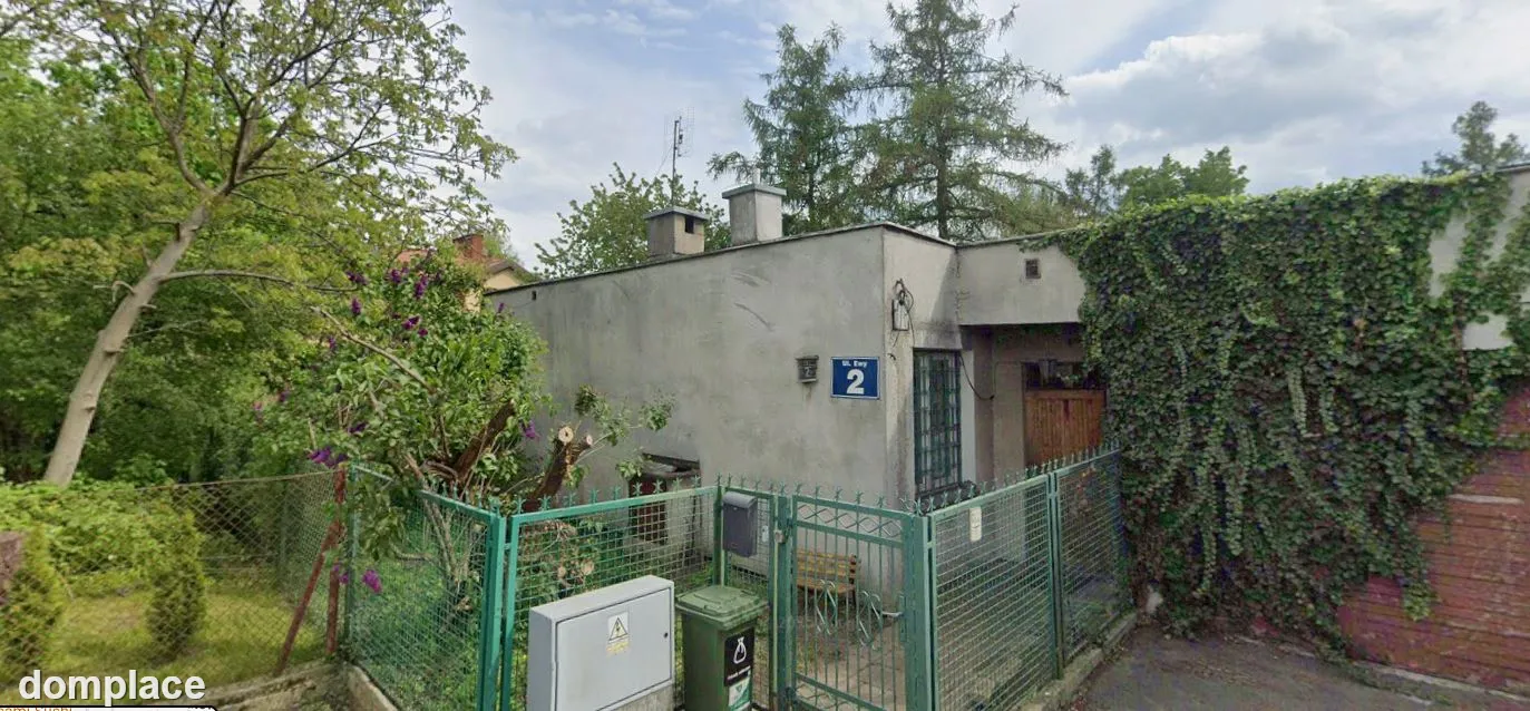Dom z dużym ogrodem ul. Ewy, blisko metra