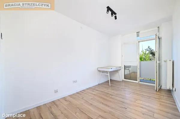 Polecam! Dwupokojowe mieszkanie po remoncie z balkonem, przy metrze! — zdjęcie 2